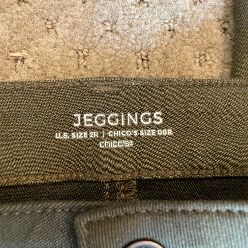 Chicos Army Green Jegging Women’s Pants - Picture 2 of 3